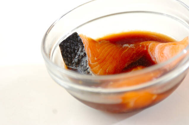 鮭の磯辺巻きの作り方の手順1