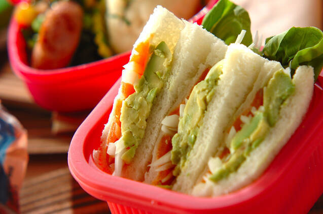 アボカドサーモンサンド