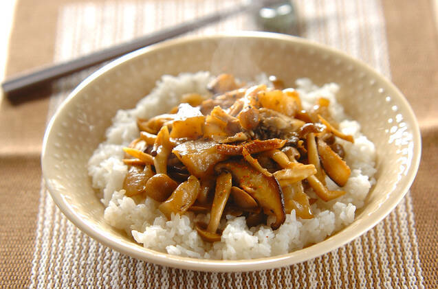 キノコの炒め丼