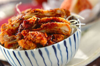 チキンのソースカツ丼