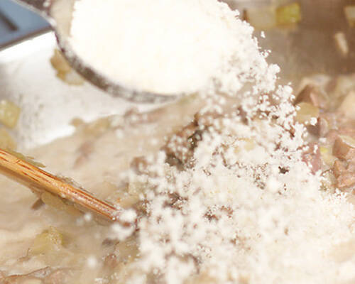 鶏レバーとキノコの伊北部風の作り方の手順4