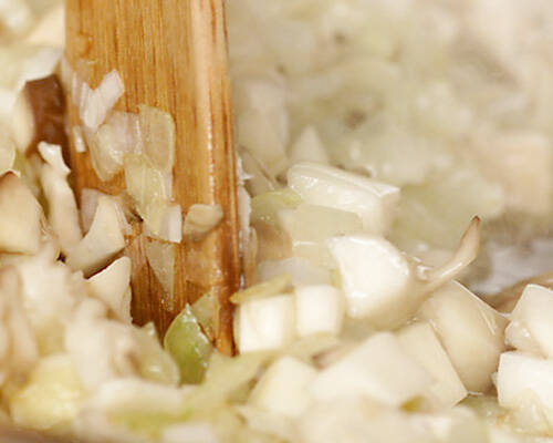 鶏レバーとキノコの伊北部風の作り方の手順2