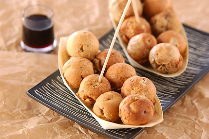 きな粉の丸いケーキ