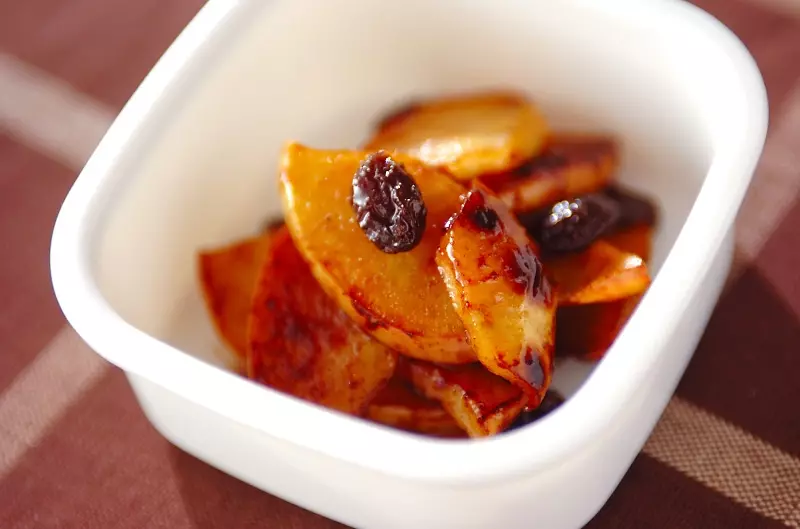 リンゴとレーズンのシナモンソテー レシピ 作り方 E レシピ 料理のプロが作る簡単レシピ