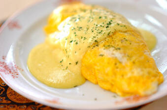 カレーチーズがけオムライス