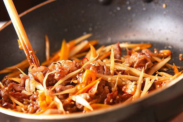 牛肉入りきんぴらの作り方の手順3