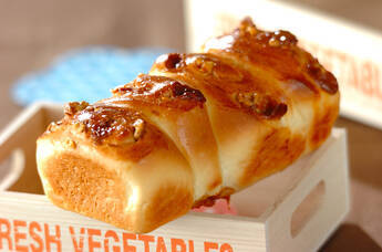 クルミとキャラメルのおやつパン