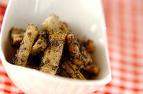 ゴボウのゴマ汚し