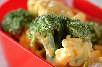 カリフラワーとブロッコリーのサラダ