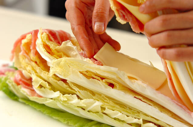 餅の豚肉白菜クリーミー煮の作り方の手順1