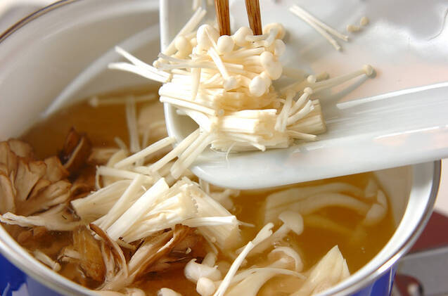 キノコのみそ汁の作り方の手順4