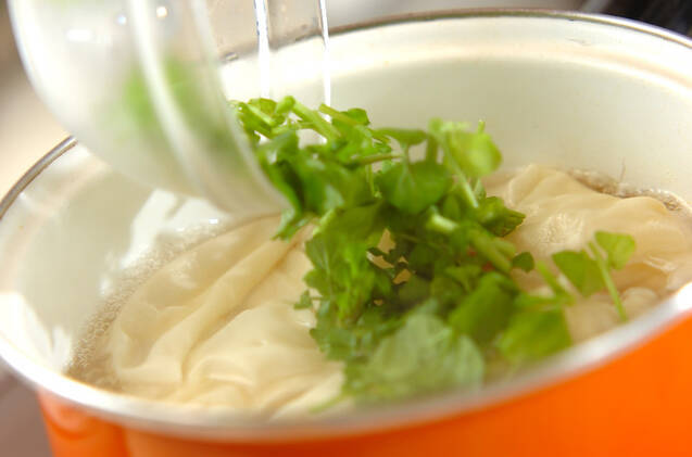 チーズ入りワンタンスープの作り方の手順5