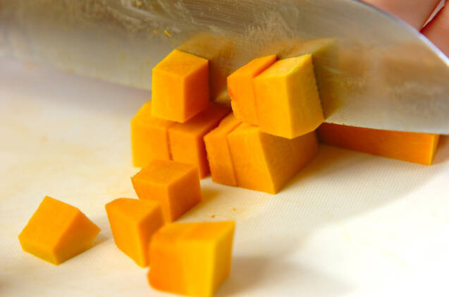 豆乳とカボチャのスープパスタの作り方の手順1