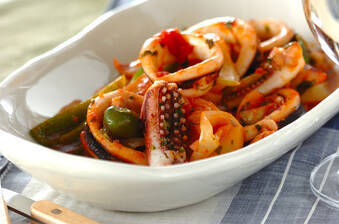 イカと新玉ネギのトマト煮