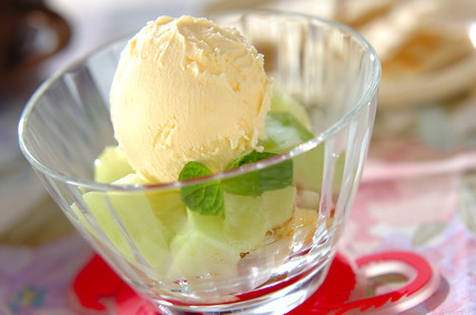 メロンアイスパフェ