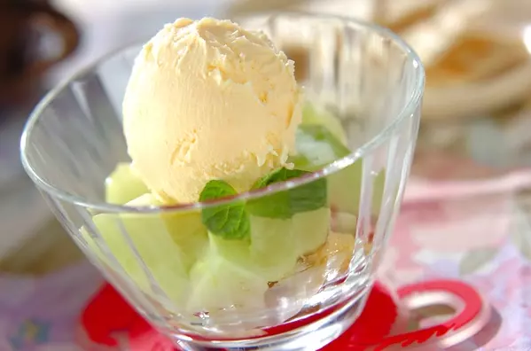 メロンアイスパフェ