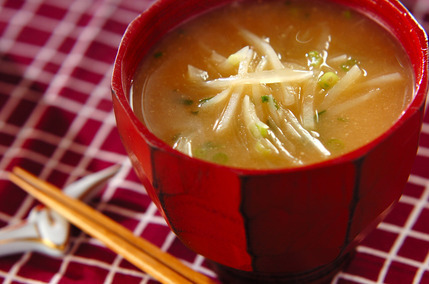 シャキシャキジャガイモのみそ汁