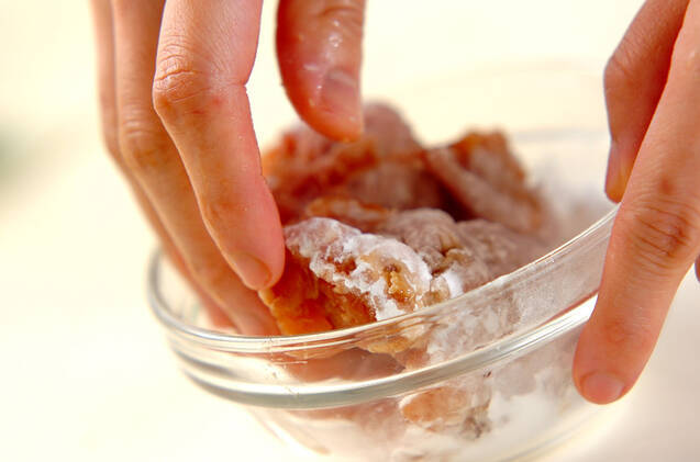 豚肉の竜田揚げの作り方の手順2