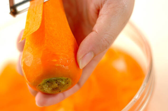 ニンジンとしらすのレモンサラダの作り方の手順1