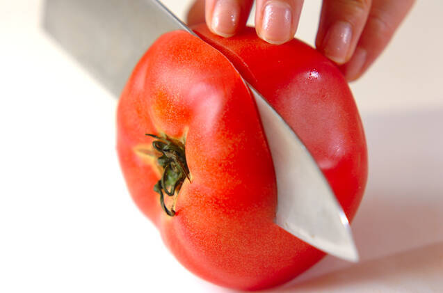 丸ごとトマトのライスサラダの作り方の手順1