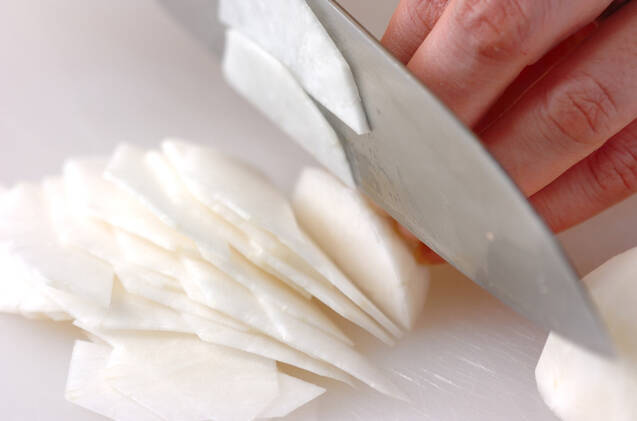 カブのサラダの作り方の手順1