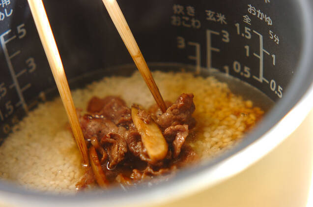 牛肉とゴボウの炊き込みご飯の作り方の手順3