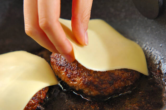 チーズハンバーグの作り方の手順6