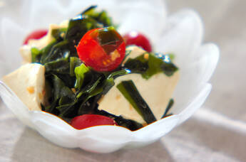 豆腐とワカメのネギ油和え