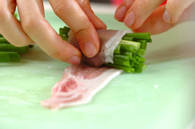 豚肉のネギ巻きの作り方の手順1