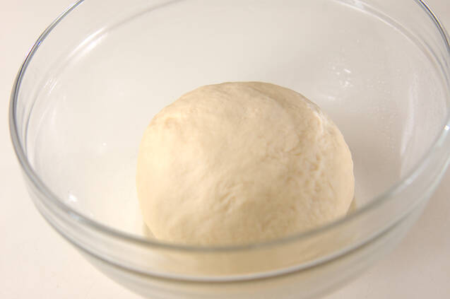 トマトとエビのピザの作り方の手順4