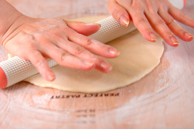 トマトとエビのピザの作り方の手順8