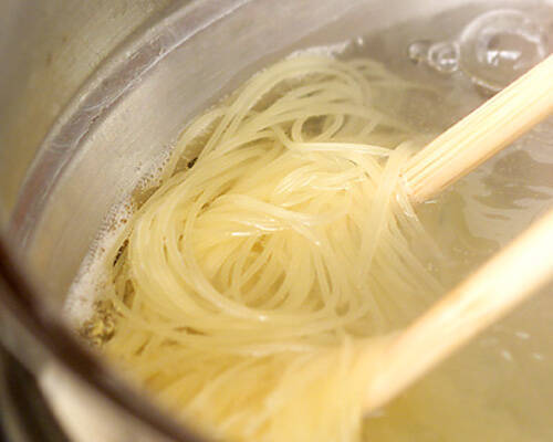 生ウニのスープスパゲティの作り方の手順4