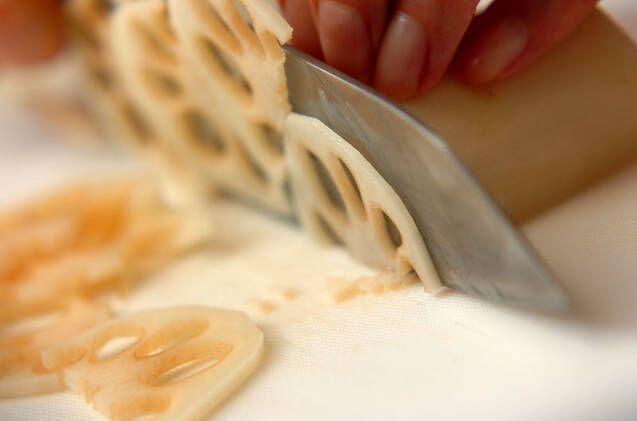 レンコンとホタテのエスニック風サラダの作り方の手順1