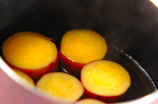 自然な甘み！サツマイモのほっくり煮の作り方の手順3