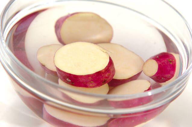 自然な甘み！サツマイモのほっくり煮の作り方の手順1