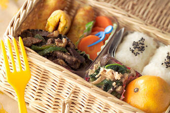 ほうれん草とささ身のナッツ和え