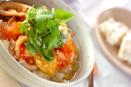 トマタマエスニックあんかけ丼