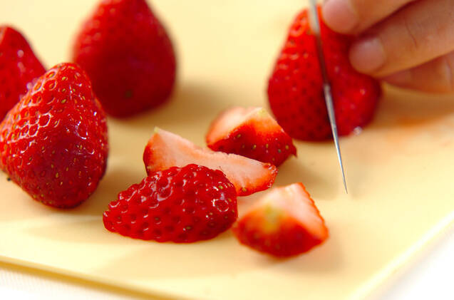 マスカルポーネとイチゴのデザートの作り方の手順1