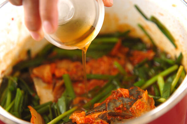 サバのキムチ煮の作り方の手順3