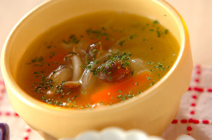 シメジのバタースープ