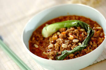 本格手作り担々麺 麺を春雨にしてヘルシー 濃厚な味わいでやみつきに!