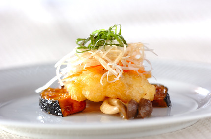 ハモのベニエ・野菜のマリネ添え