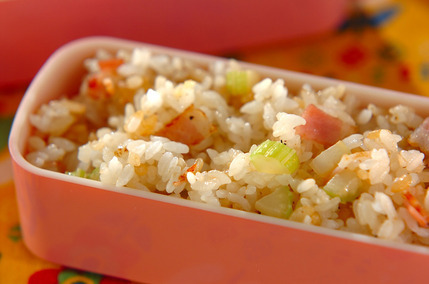 セロリとベーコンのチャーハン