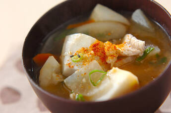やわらか小芋の豚汁