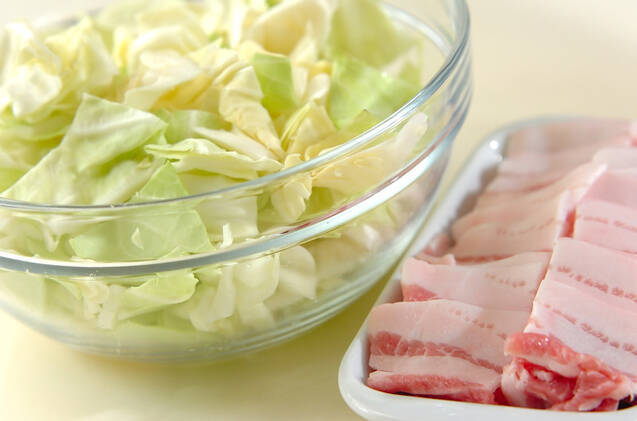 豚バラとキャベツのショウガ焼きの作り方の手順1