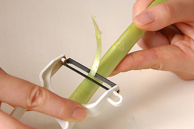 アスパラのベーコン巻きの作り方の手順1