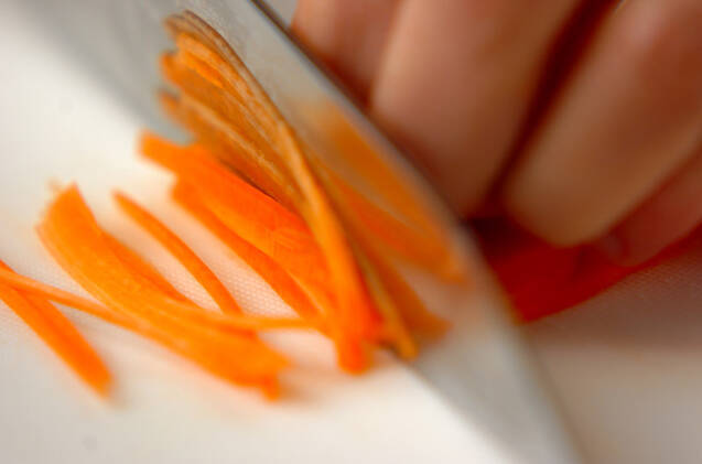 ニンジンのナムルの作り方の手順1