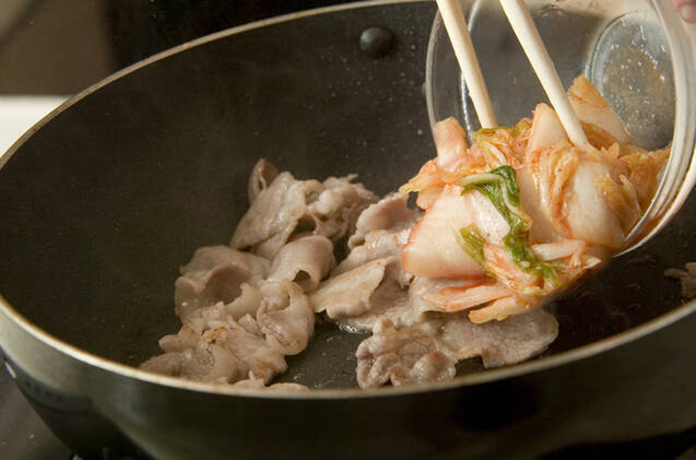 豚キムチ焼うどんの作り方の手順1