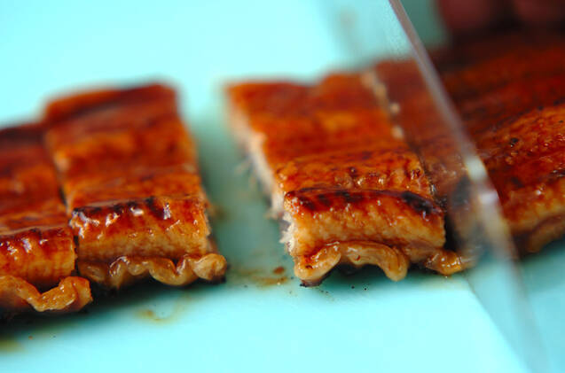 ウナギとふわふわ卵の丼の作り方の手順1