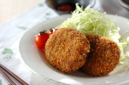 定番のポテトコロッケ じゃがいもほくほく 簡単基本のレシピ